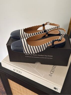 Vionic Navy and Cream Striped Slingback Flats - Women